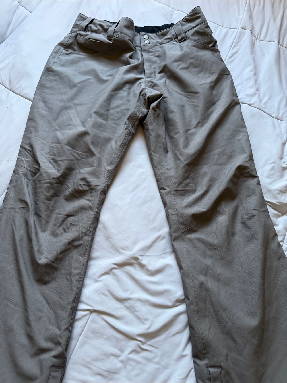 Aperture  snowboarding pants Chinos in Olive Tan